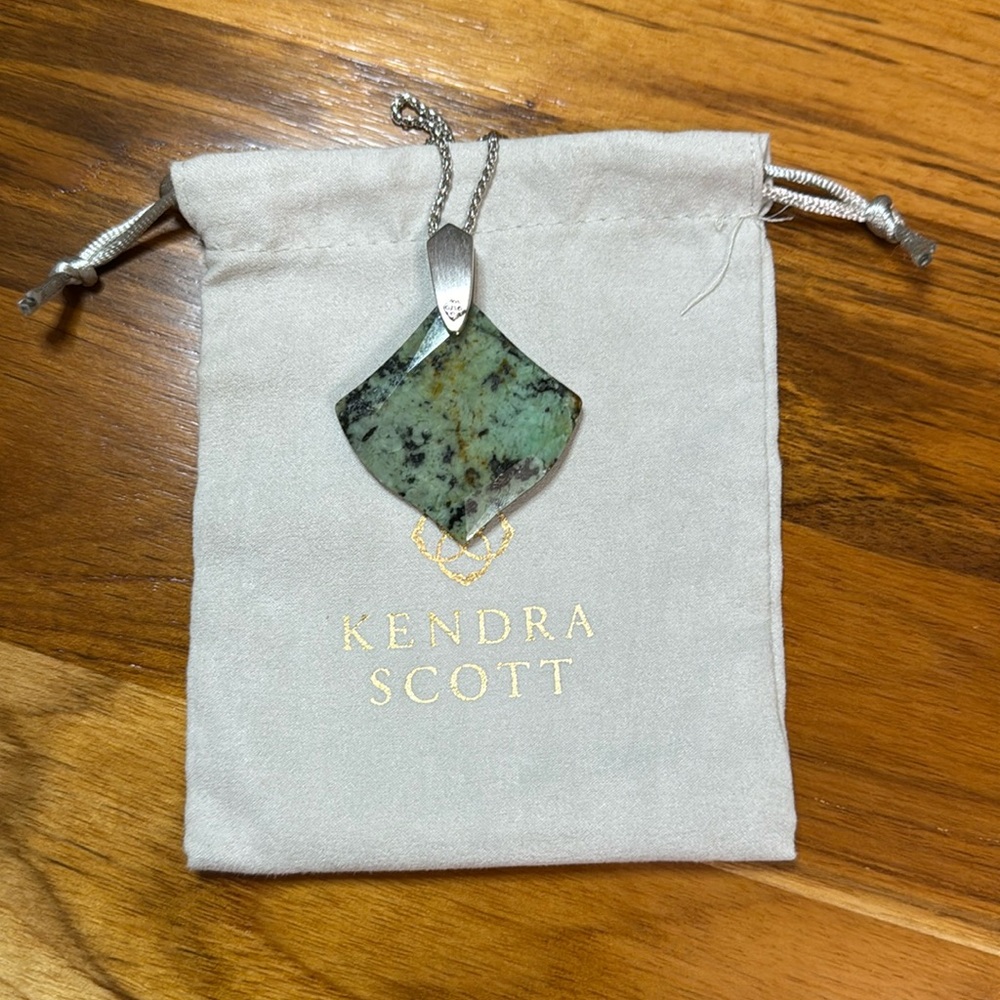 Kendra Scott Aislinn Long Pendant Necklace